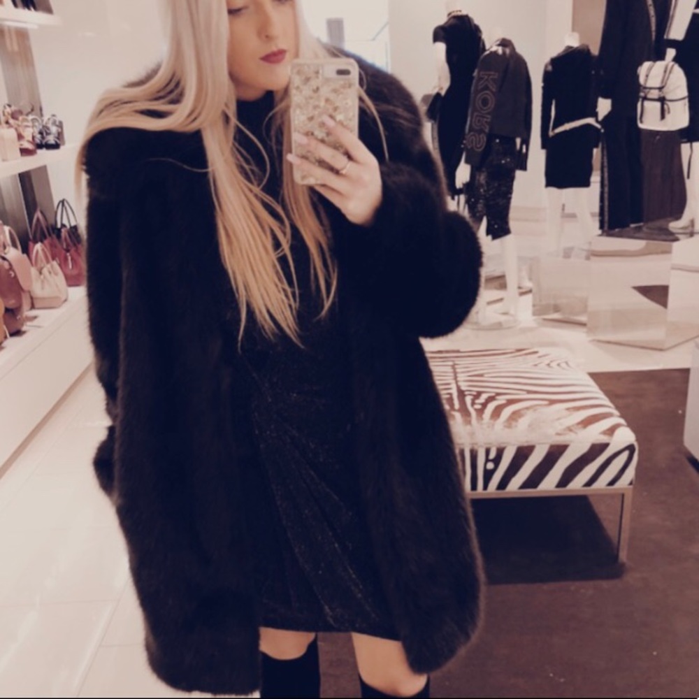 Meet your Posher, Dana